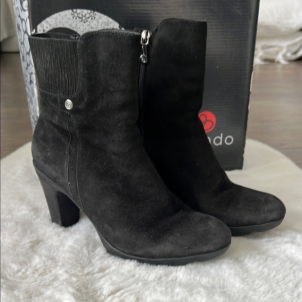 Blondo Black Suede Ankle Boots, size 7
